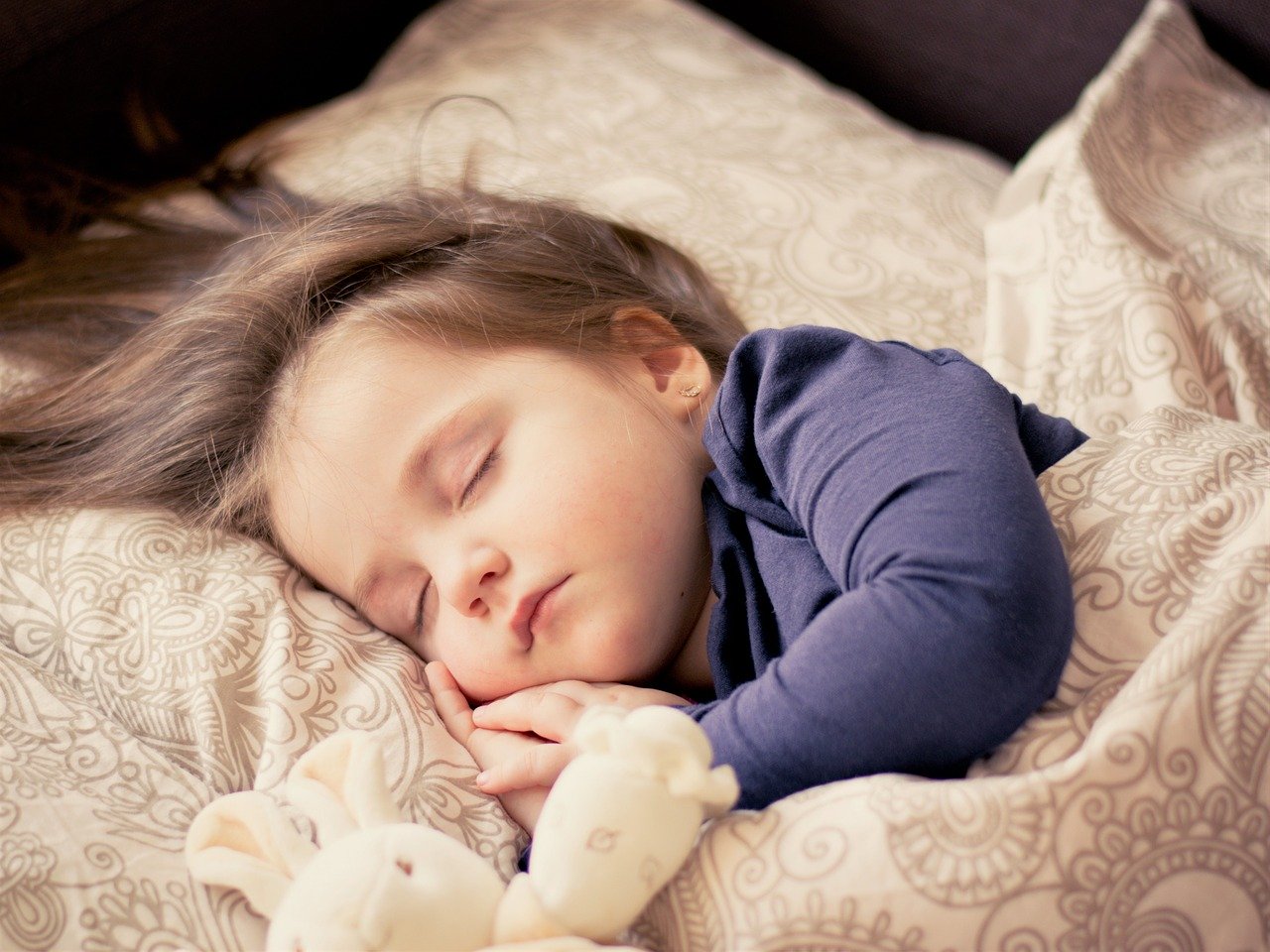 睡眠時無呼吸症候群の改善におすすめ！横向き専用枕【YOKONE3／ヨコネ3】口コミ評価もチェック！